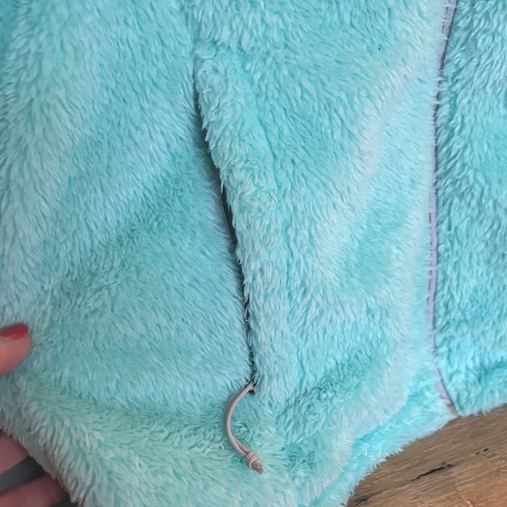 The North Face Women’s Plush Full-Zip Teddy Jacket in Aqua - Picture 4 of 11